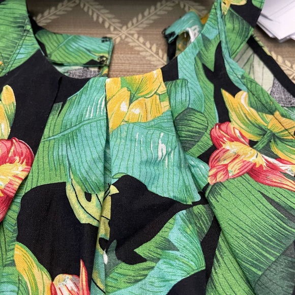 Nicole Miller Palm Print Linen Sleeveless Top - Picture 7 of 7